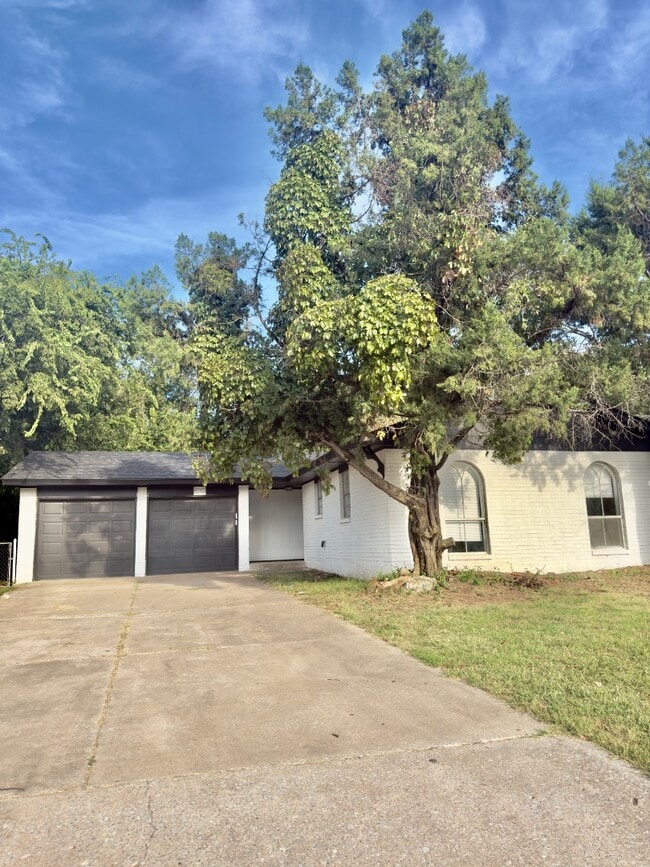 Building Photo - 4312 Meadowpark Dr Rental