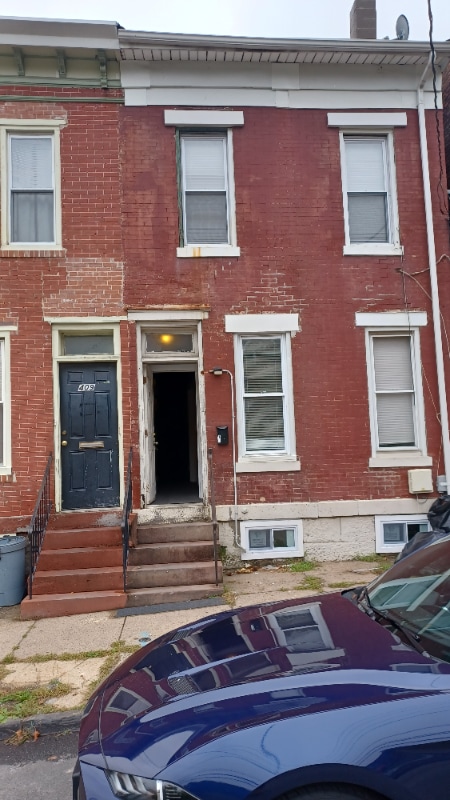 Building Photo - 411 N Montgomery St Rental