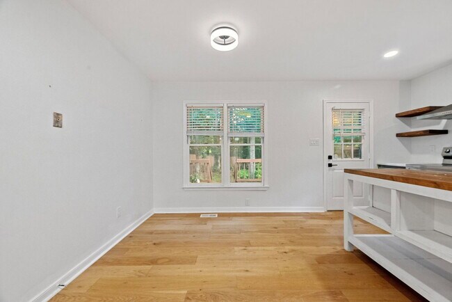 Photo - 6608 Wexford Ln