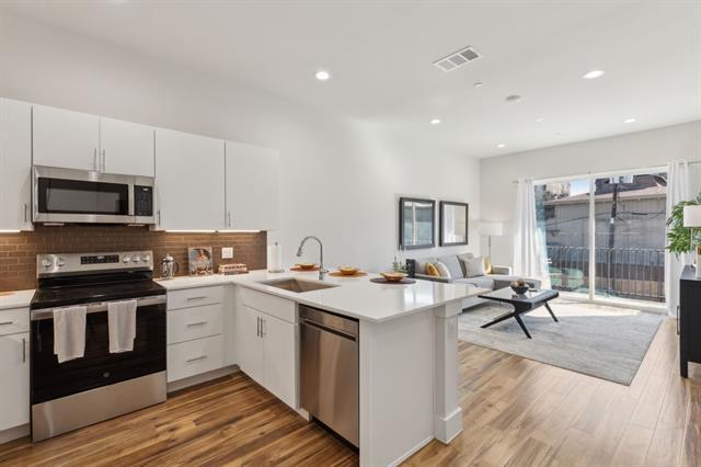 Photo - 2990 Reagan St