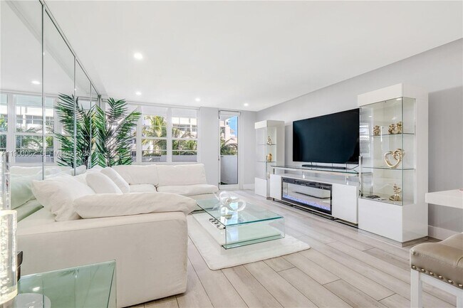 Photo - 100 Lincoln Rd Unit 323