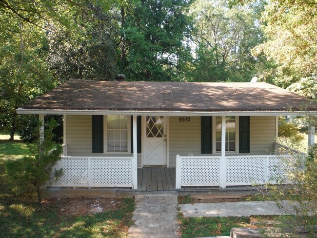 Building Photo - 5510 Lakeview Dr