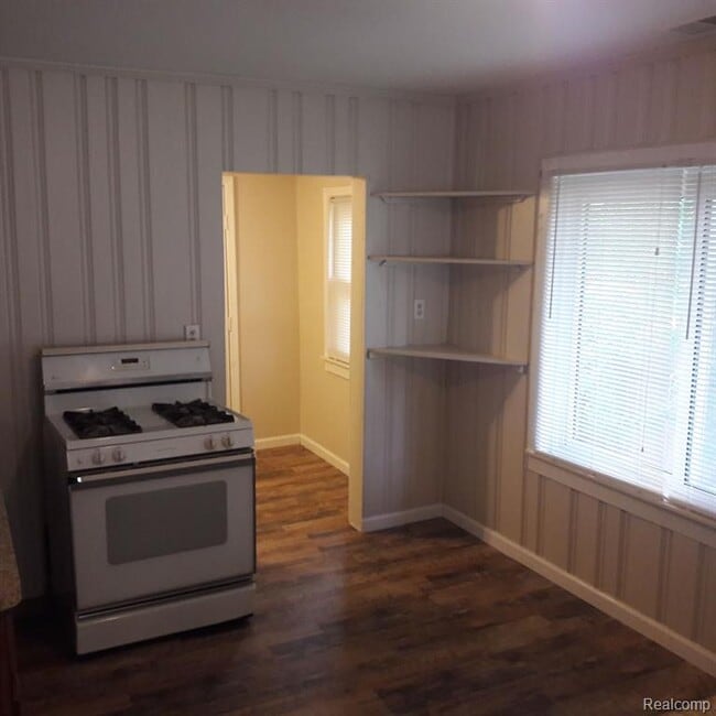 Photo - 23304 Harding Ave