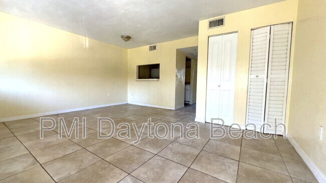 Building Photo - 1370 S Palmetto Ave Unit #202