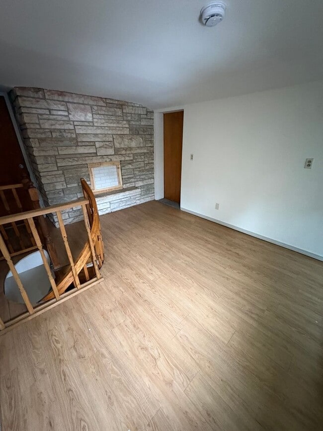Photo - Renovated 2br Loft Apartment(Heat Included) Unit 18