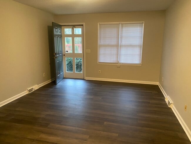 Living Room - 1105 Stanley St Unit 1105