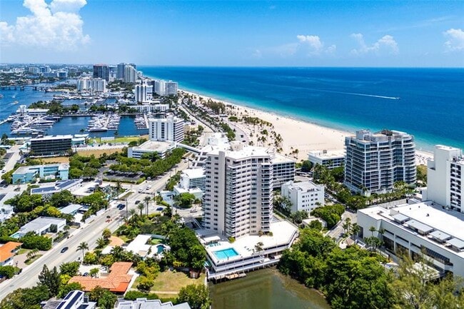 Photo - 3000 Holiday Dr Unidad 1605 Rental