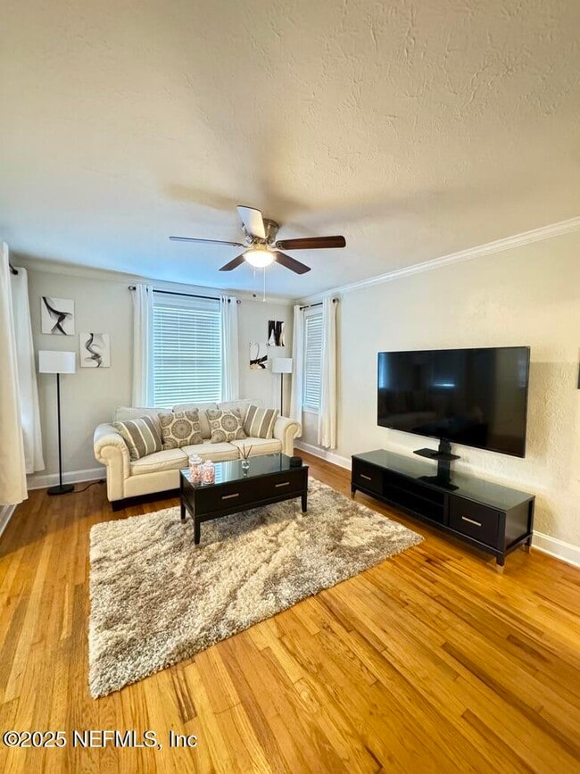 Photo - 1631 Thacker Ave