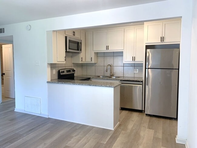 Photo - BlueBird Apartments