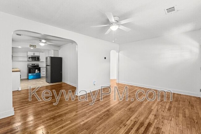 Photo - 2014 Lanier Dr