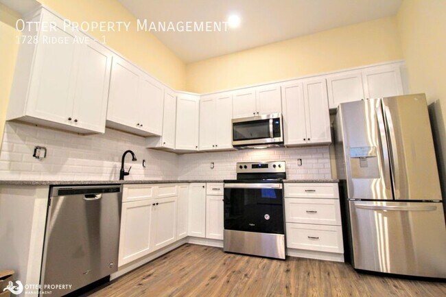 Building Photo - 1728 Ridge Ave Unit 1 Rental