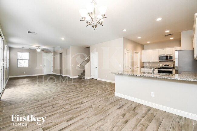 Photo - 303 N Sunrise