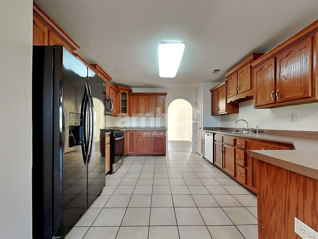 Photo - 8014 New Castle Cv