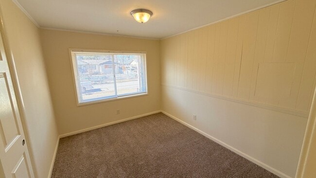 Photo - 1892 Capri Rd