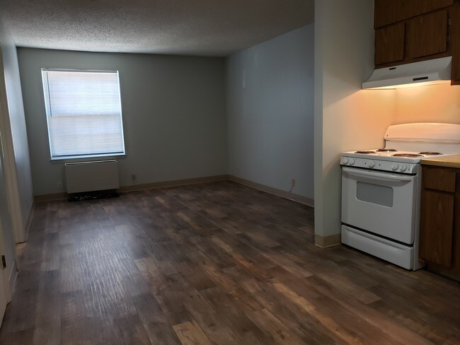 Photo - Holiday House of Springfield