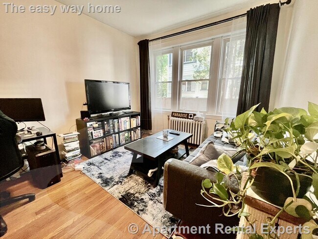 Building Photo - 73 Martin St