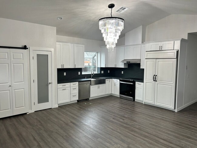 Photo - 3 Bedroom 2 Bath Home Modesto Ca