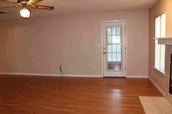 Photo - 305 Ashley Dr