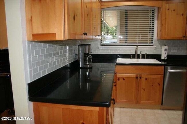 Photo - 1841 Twelve Oaks Ln E