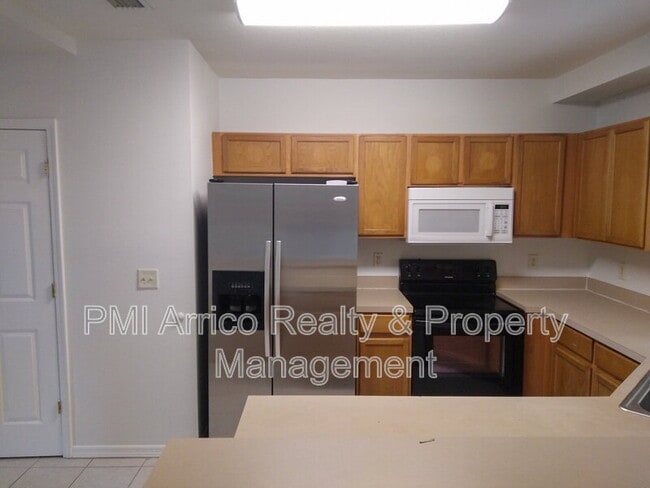 Building Photo - 6142 Olivedale Dr Rental