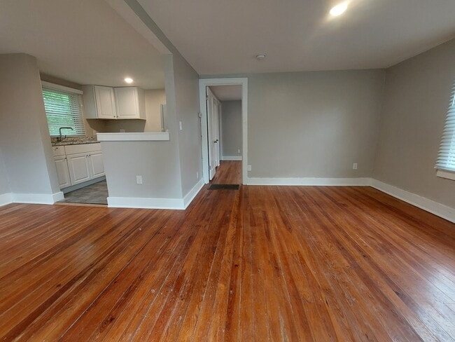 108 1/2 7th Ave