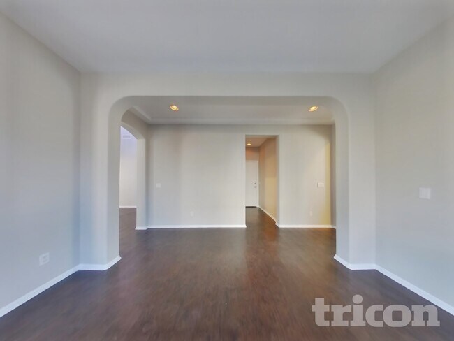 Photo - 43113 59th St W
