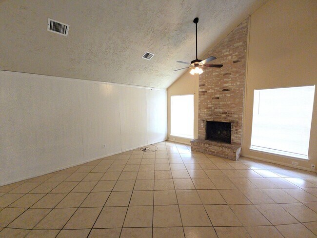 Photo - 4718 Reynaldo Dr
