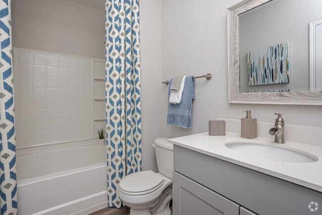 2BR, 2BA - 1,000SF Ground Floor