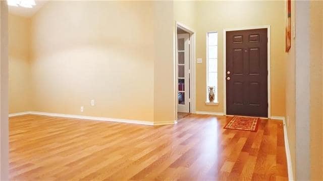 Photo - 809 Alder Dr