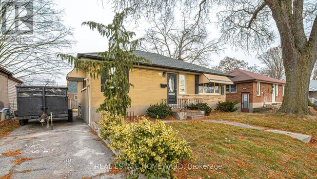 Photo - 668 Harold Dr