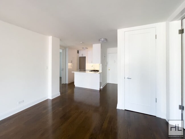 Photo - EAST 35 STREET Unidad 12DE