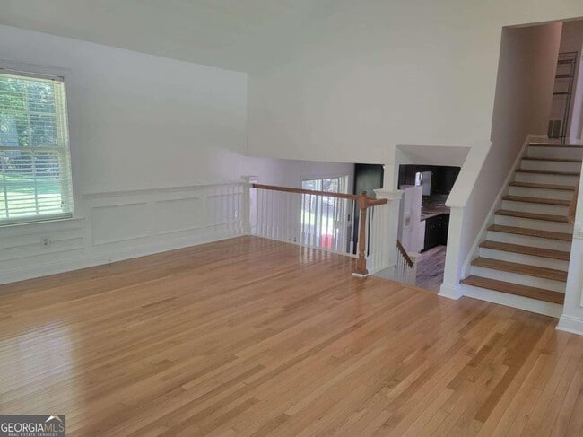 Photo - 487 Arbour Run