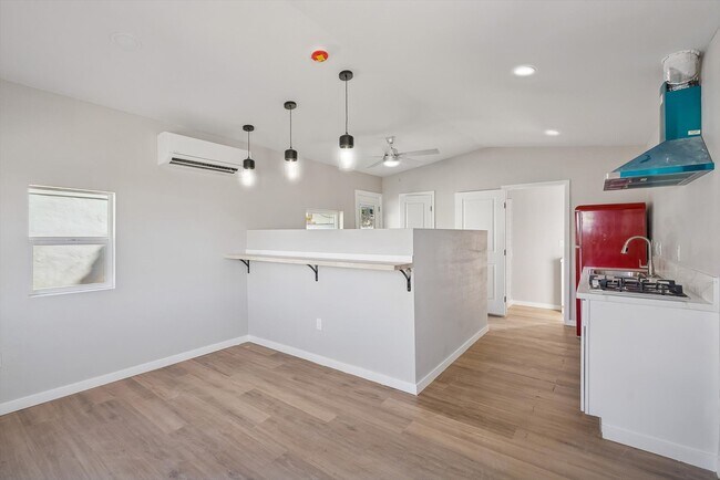 Photo - 890 E Ash St Unidad 4