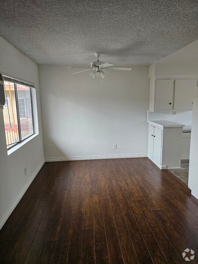 Building Photo - 9029 Orion Ave Unit 14 Rental