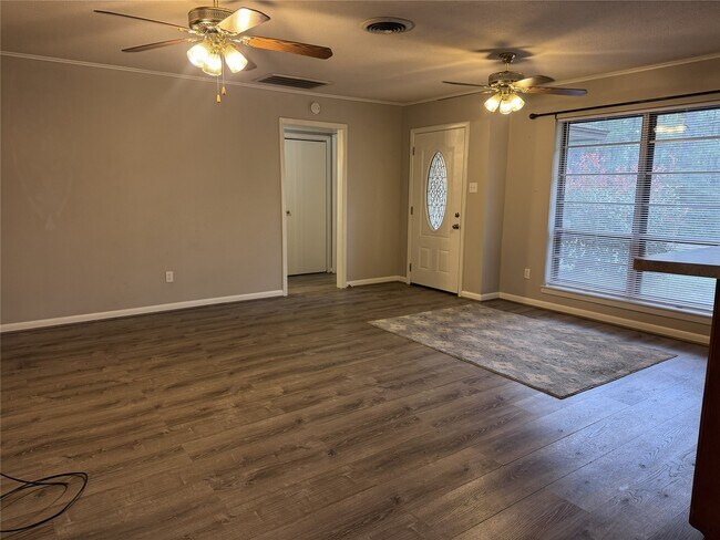 Photo - 1478 Apache Dr