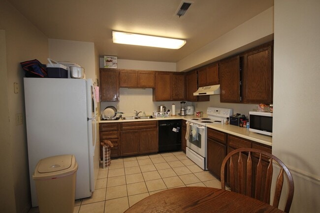 Photo - FOUR SPOTS available in Wellington 1 for Fall 2026 Unit C Shared