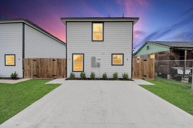 Building Photo - 11610 Danford Ln Unit B