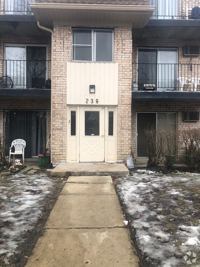 Building Photo - 238 Shorewood Dr Rental