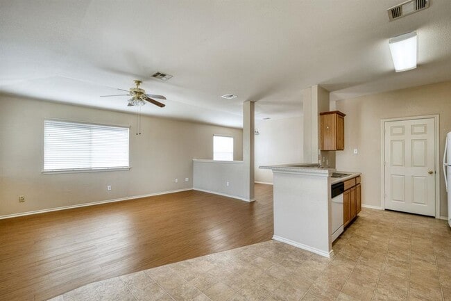 Photo - 13613 Lyndon B Johnson St