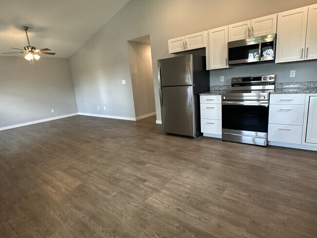 Photo - 3615 Lyle Ave