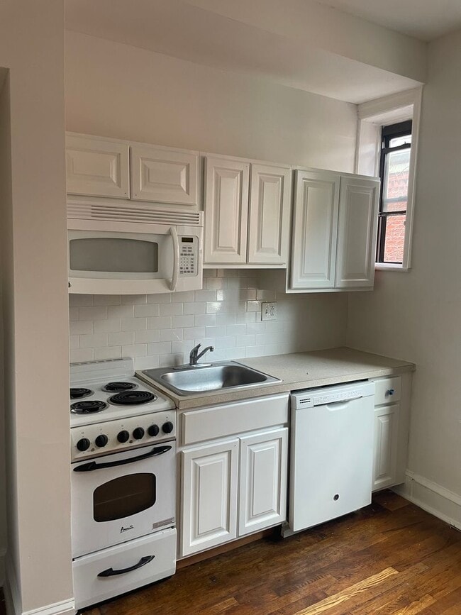 Building Photo - Cedar Park Home