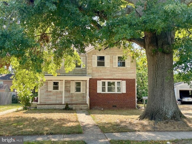Building Photo - 42 Lee St Unit Apartment A