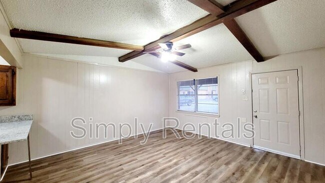 Photo - 400 Bill Bradford Rd Unit Apt 13