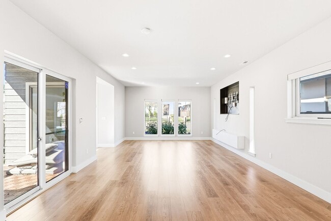 Photo - Modern Happy Valley Home with Designer Finishes & Spacious Open Layout