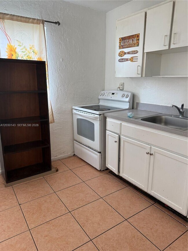 Photo - 102 NW 1st Ave