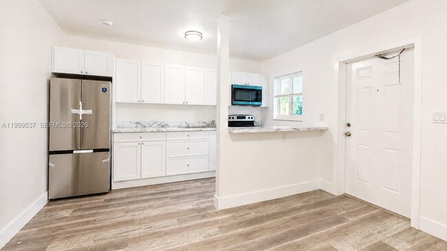 Photo - 5549 NE Miami Ct Unit 1