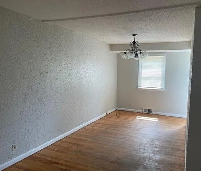 Photo - 9327 Nelan Dr