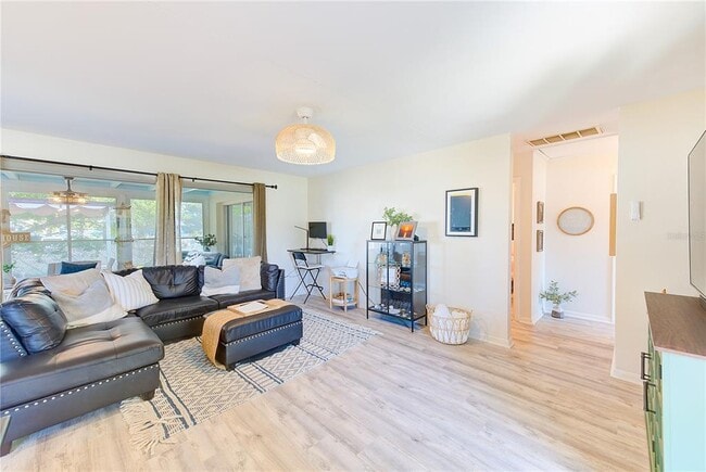 Photo - 14283 Sharon Dr