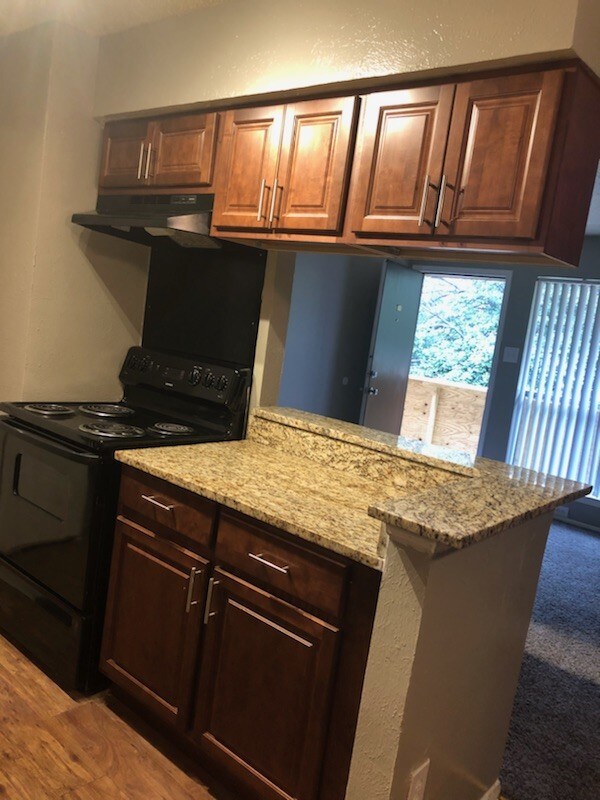 The Doral & Montfort Valley Apartments For Rent in Dallas, TX