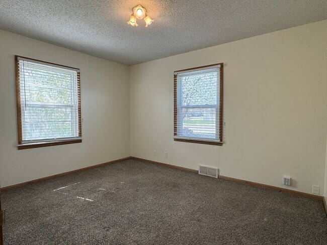 Photo - 2050 S. St. Clair